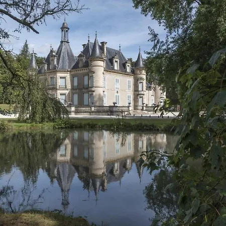 Pour 12 Face Au Chateau De Avec Jardin, Cheminee Et Equipements Pmr - Fr-1-585-38 Holiday home *