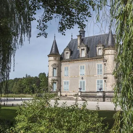 Landsted Pour 12 Face Au Chateau De Avec Jardin, Cheminee Et Equipements Pmr - Fr-1-585-38