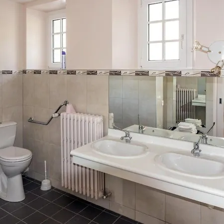 Pour 12 Face Au Chateau De Avec Jardin, Cheminee Et Equipements Pmr - Fr-1-585-38 Thillombois