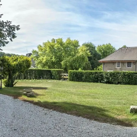 Landsted Pour 12 Face Au Chateau De Avec Jardin, Cheminee Et Equipements Pmr - Fr-1-585-38