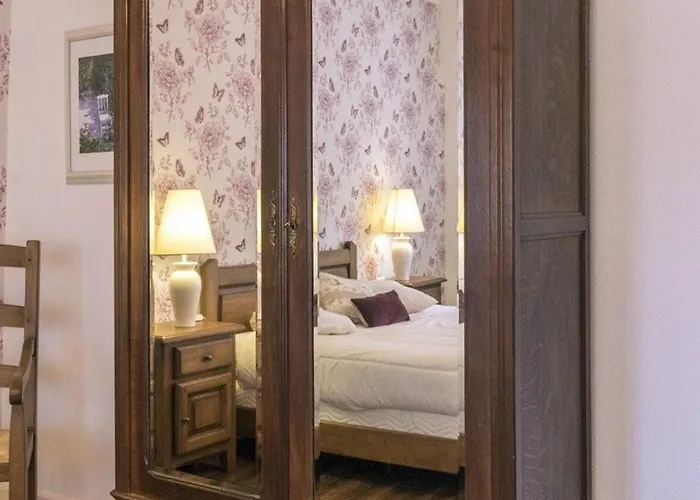 Hébergement de vacances Pour 12 Face Au Château De Avec Jardin, Cheminée Et équipements Pmr - Fr-1-585-38 Thillombois