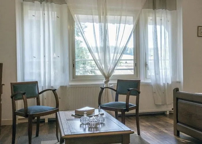 Hébergement de vacances Pour 12 Face Au Château De Avec Jardin, Cheminée Et équipements Pmr - Fr-1-585-38