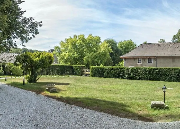 Hébergement de vacances Pour 12 Face Au Château De Avec Jardin, Cheminée Et équipements Pmr - Fr-1-585-38