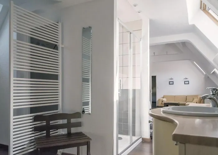 Pour 12 Face Au Château De Avec Jardin, Cheminée Et équipements Pmr - Fr-1-585-38 * Thillombois