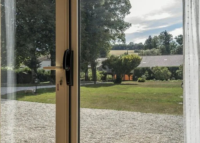 Pour 12 Face Au Chateau De Avec Jardin, Cheminee Et Equipements Pmr - Fr-1-585-38 * Thillombois